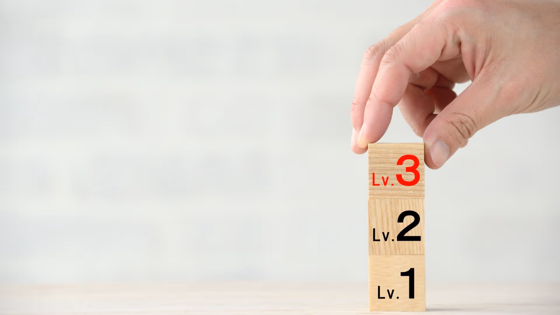 Skalenniveaus einfach erklärt: Nominal, ordinal, intervall und ratio – was bedeutet das?